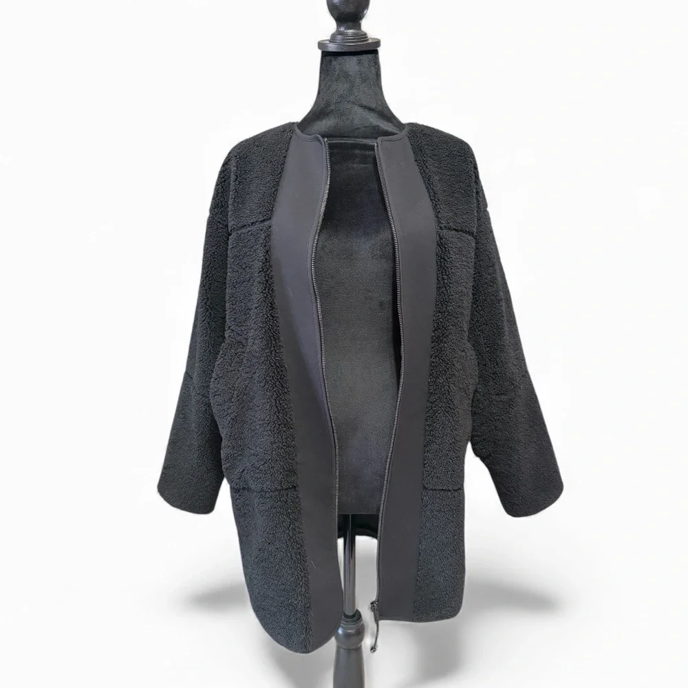 Lululemon Collarless Textured Fleece Full Zipjacket in black,Size 4 - Picture 11 of 11